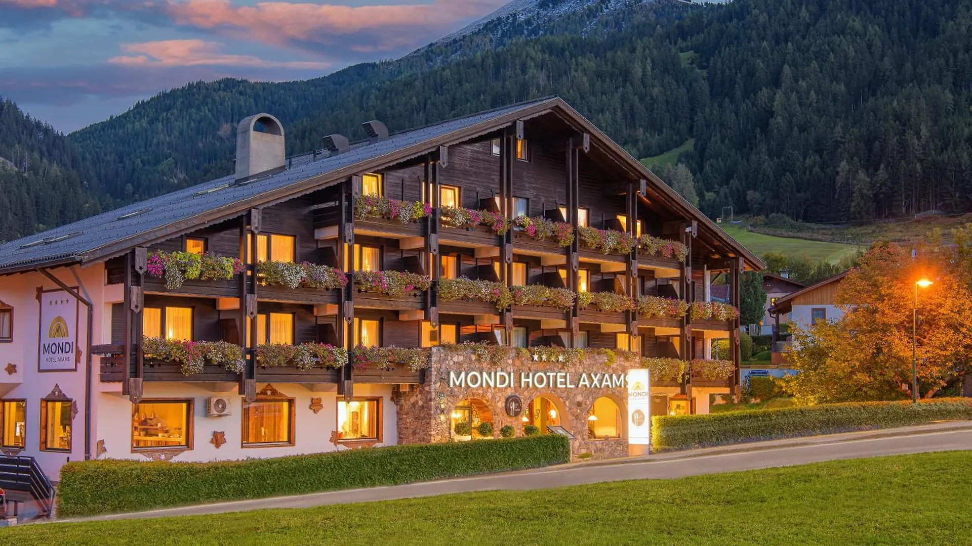 Mondi Hotel Axams 4*,  Austria