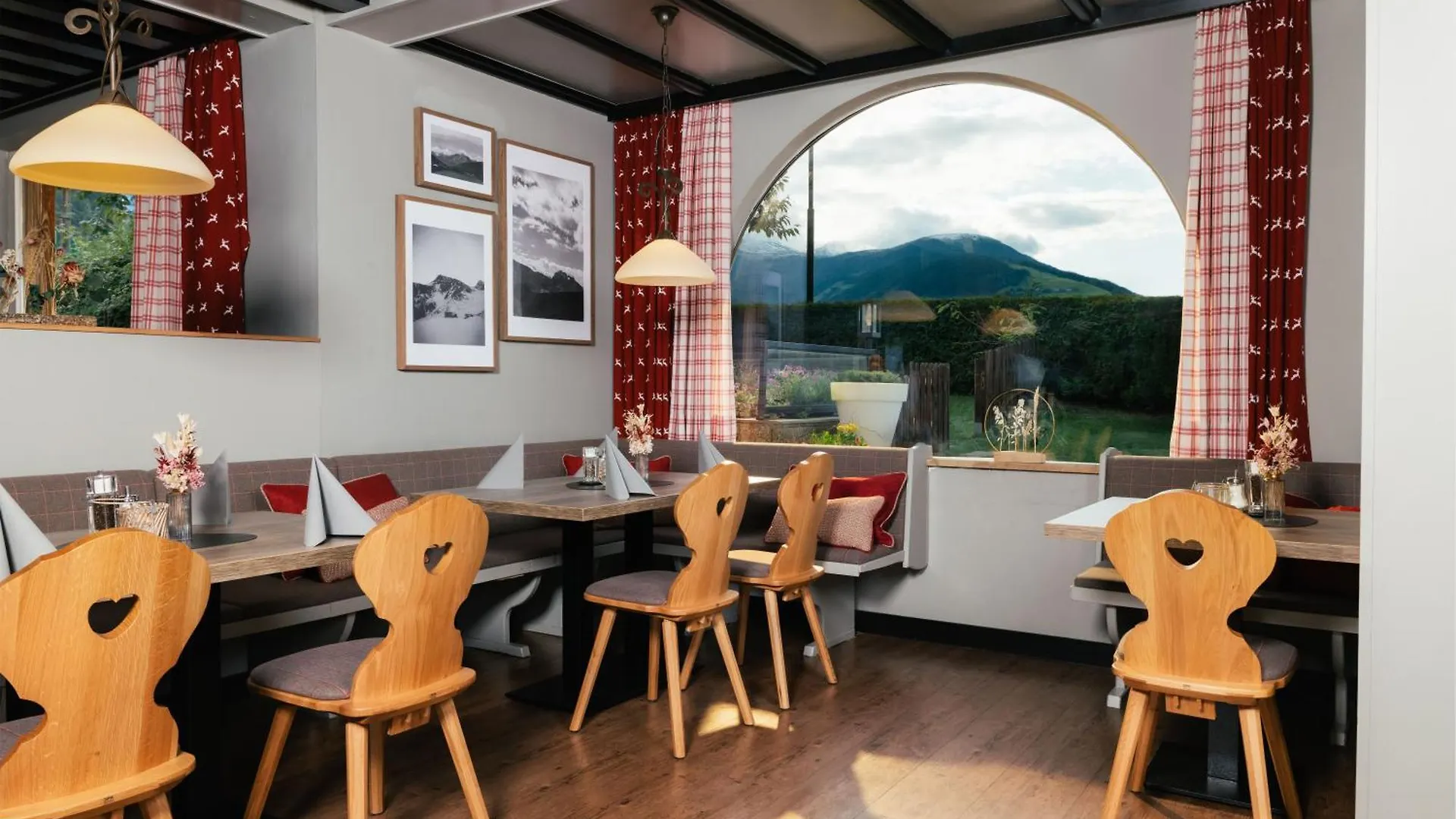 Mondi Hotel Axams Aparthotel